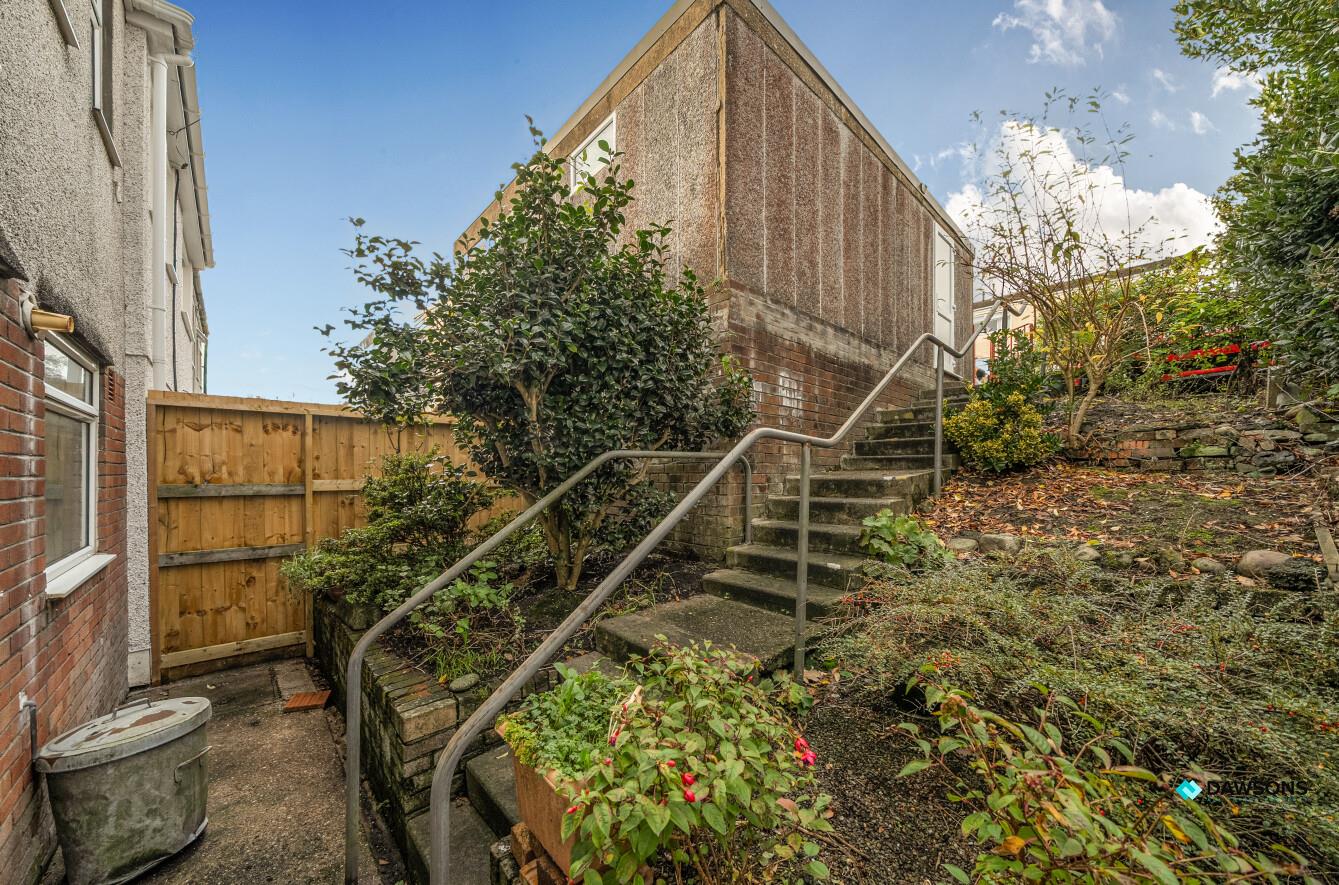 Broad Parks, West Cross, Swansea, SA3 5NZ